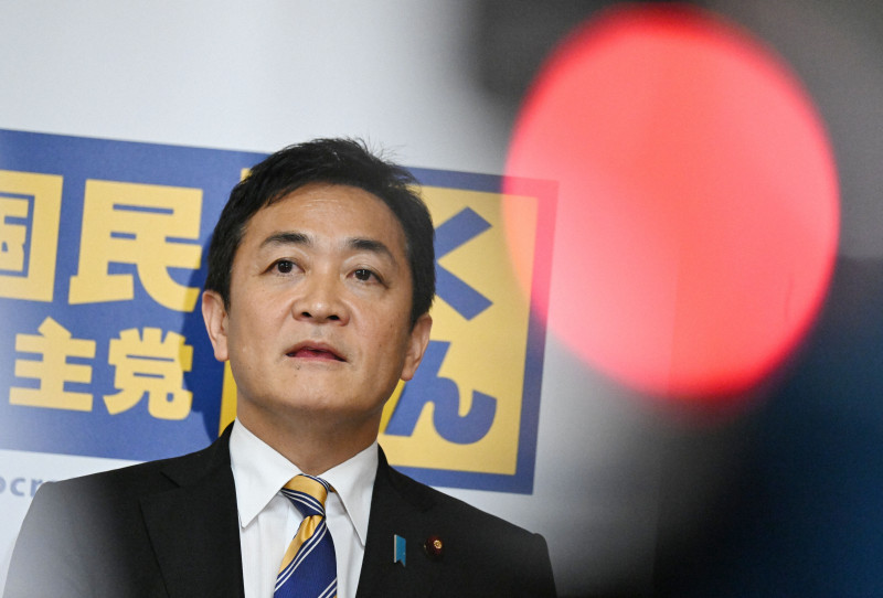 党首討論後、参院選公認見送りについて記者の質問に答える国民民主党・玉木代表