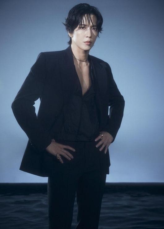 韓国　CNBLUEヨンファソロコンTシャツ ジョンヨンファ ジョン・ヨンファ CNBLUE シーエヌブルー 男女