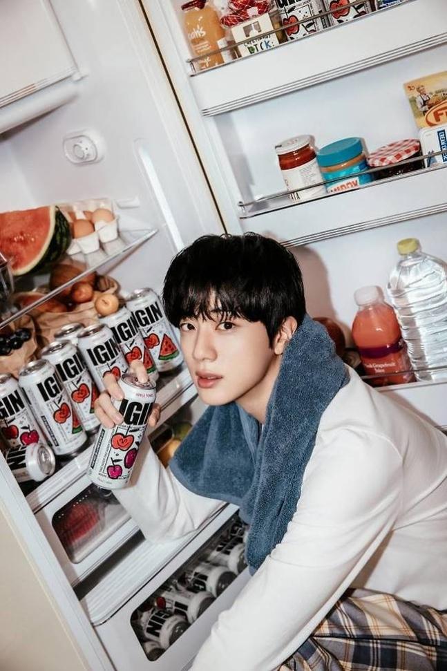 BTS ジン、韓国伝統酒ブランド「IGIN」グローバルアンバサダーに