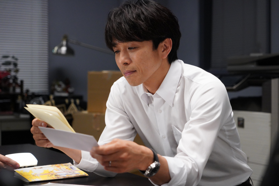 『特捜9 final season』最終回、浅輪直樹が段ボールから加納係長の調理道具と9係の写真を見つける