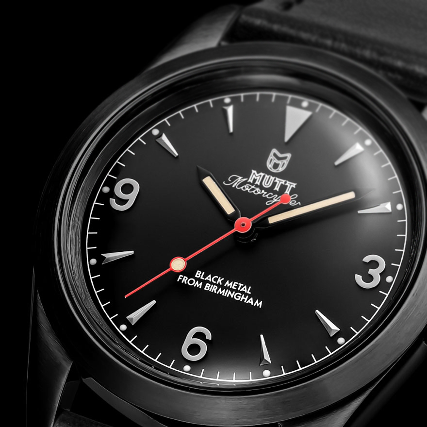 スーパーセール 半額 オールブラックを含む全2種【絶妙な39mm】英バイクメーカー その他