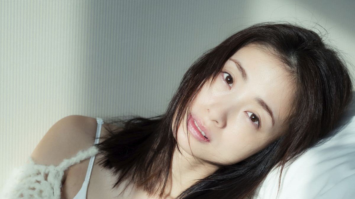 大きな取引 上戸彩15年ぶり写真集 大量公開中のオフショットに新カット K-POP・アジア