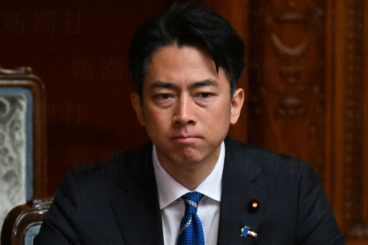 備蓄米の売却政策について会見で説明する小泉進次郎農林水産大臣