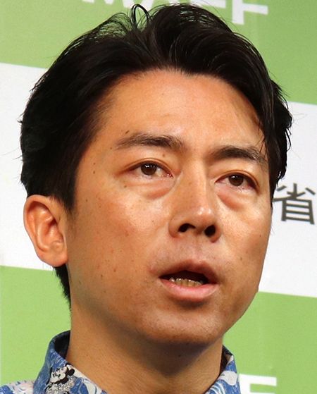 国会で米卸利益について発言する小泉進次郎農相