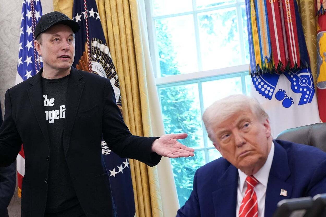 ドナルド・トランプ前米大統領と実業家イーロン・マスク氏が写る写真。両氏は現在、米国予算とEV補助金を巡り対立している。
