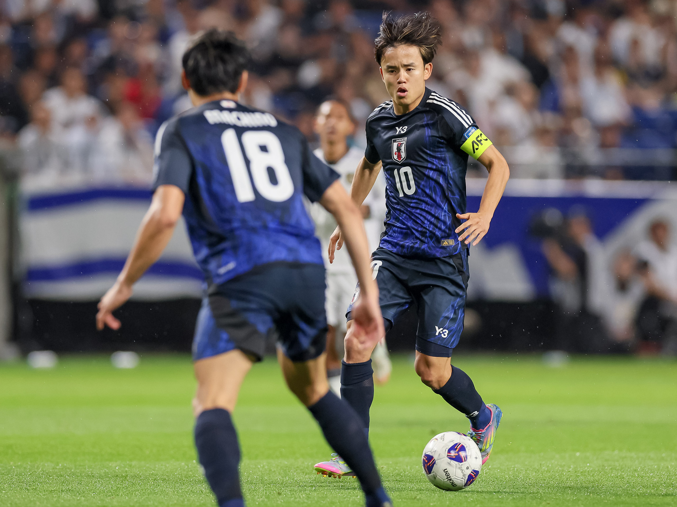 【本日特価】 10番初ゴールで”膝スラ”決めた久保建英「家に帰って写真を見返 サッカーボール