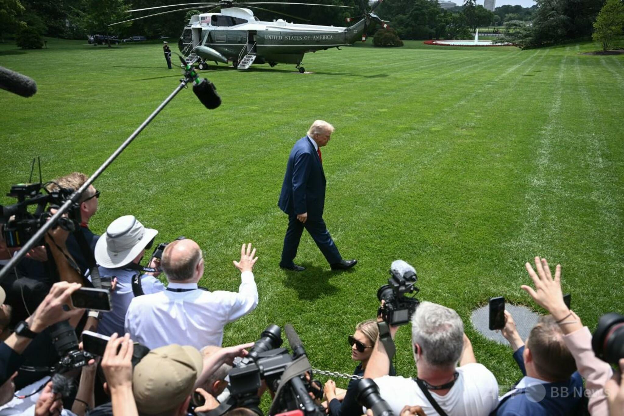 米ホワイトハウス南庭のドナルド・トランプ大統領（ピュー調査による米国イメージ悪化のニュースに関連）