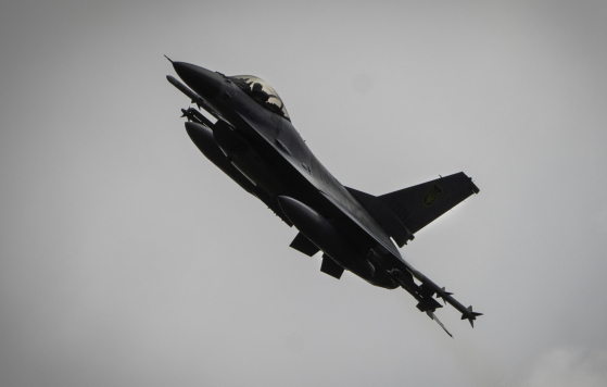 ウクライナＦ－１６戦闘機、ロシア戦闘機Ｓｕ－３５Ｓを初めて撃墜