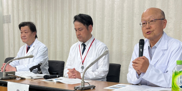 診療報酬引き上げを訴える保団連の会見の様子（左は山崎利彦理事）