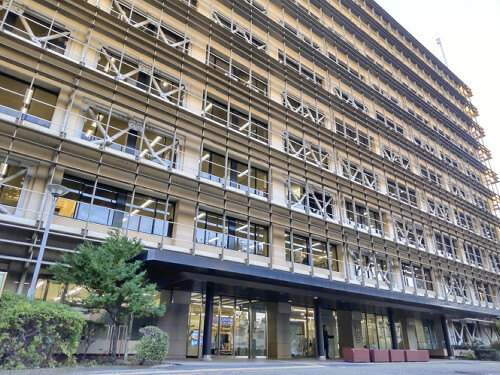 埼玉県警本部にて、悪質リフォーム詐欺事件の容疑者逮捕に関連する様子