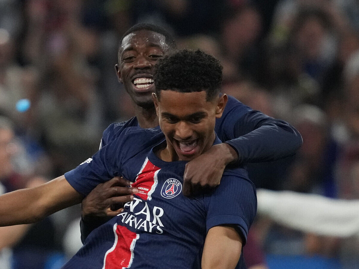 パリサンジェルマン PSG チャンピオンズリーグ 優勝記念 マグカップ パリサンジェルマン PSG チャンピオンズリーグ 優勝記念
