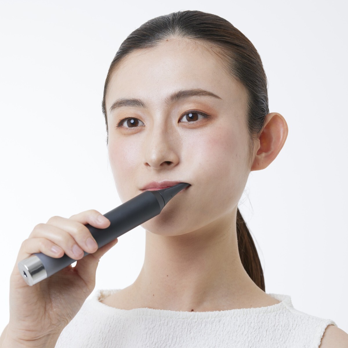 ヤーマンが歯ブラシと美顔器が一体化した“オーラルリフト”発売