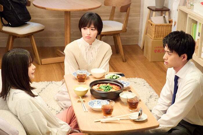 「恋は闇」第9話より、岸井ゆきの、森田望智、白洲迅の場面写真