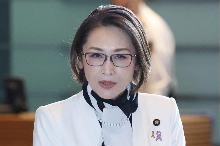「こども・子育て支援金」に関する発言を行う三原じゅん子内閣府特命担当大臣の写真