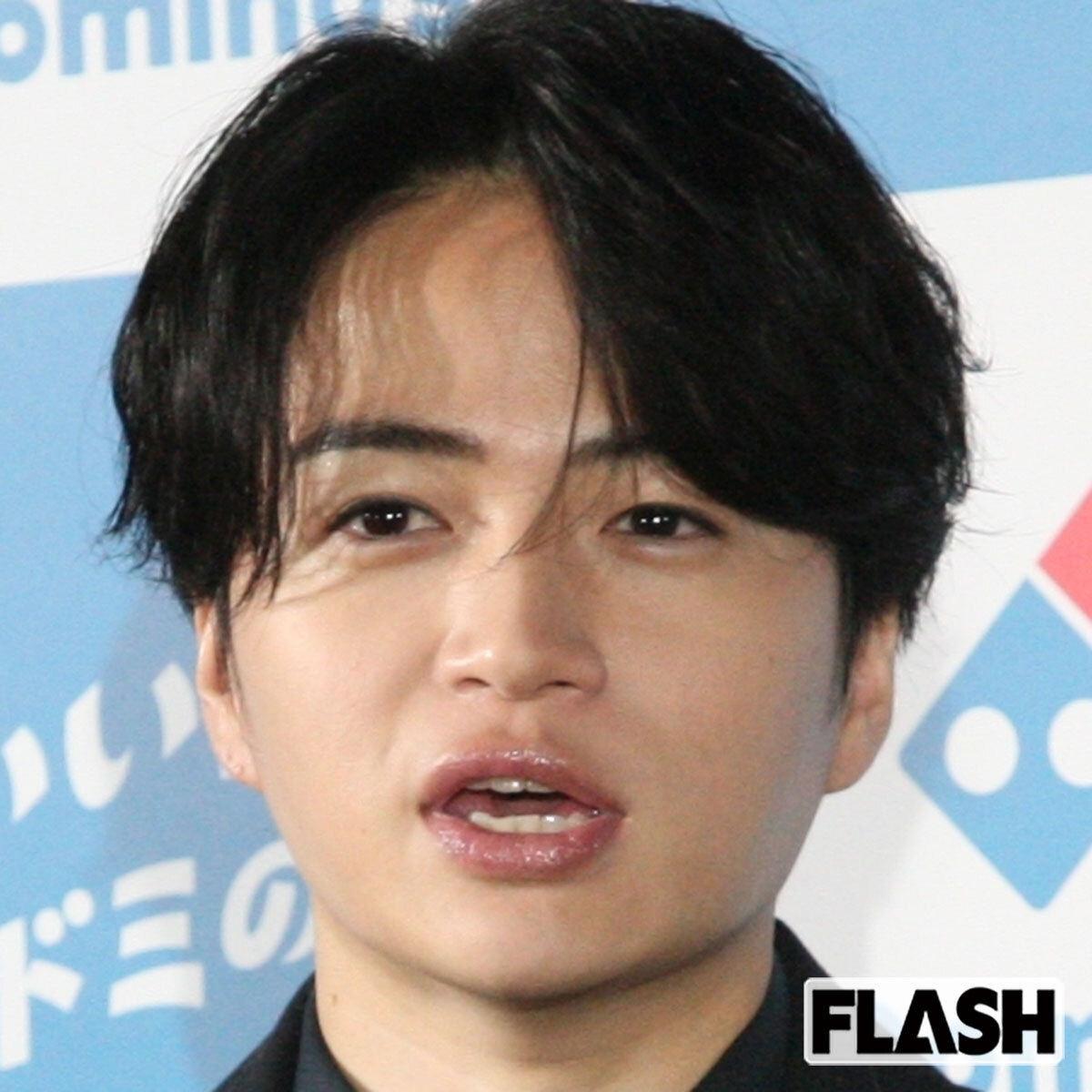 timeleszの新アルバム『FAM』を告知する菊池風磨の姿