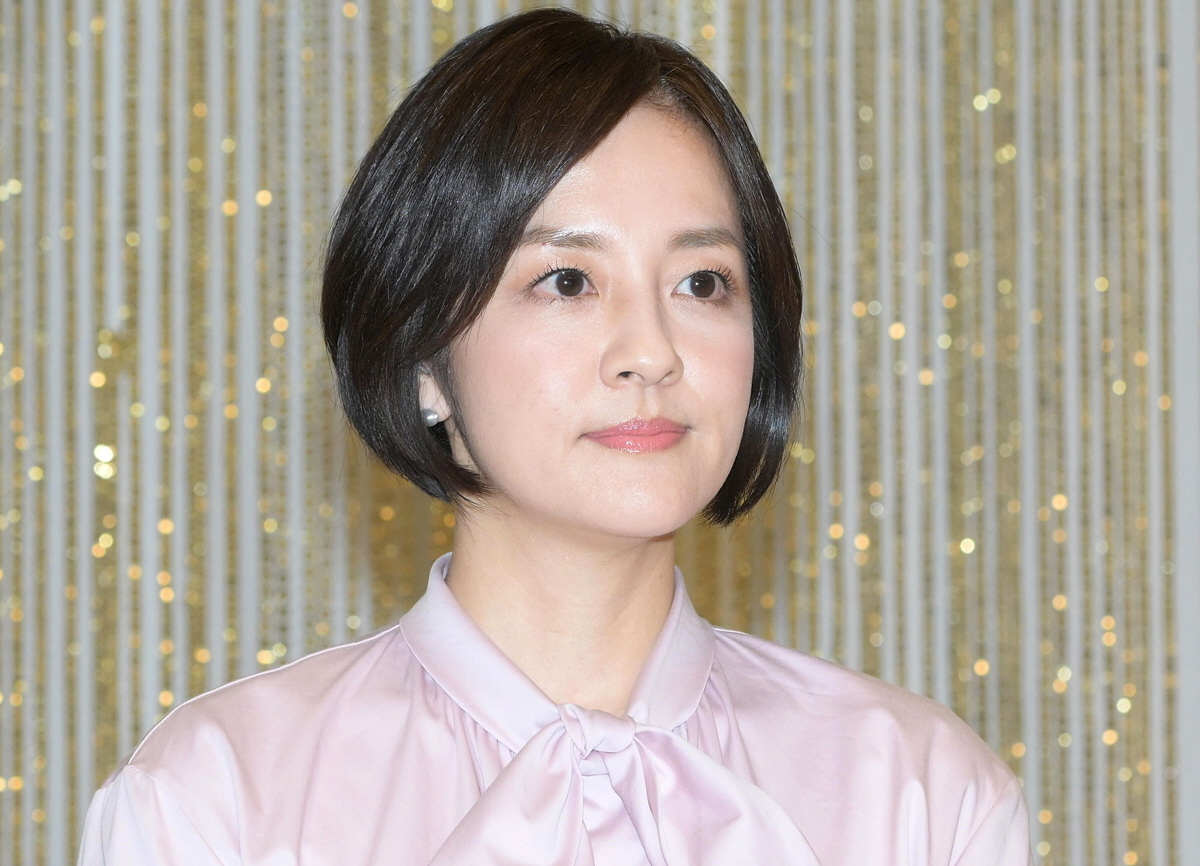 NHK「あさイチ」に出演中の鈴木奈穂子アナウンサー。番組中に起きた出来事について報じる。