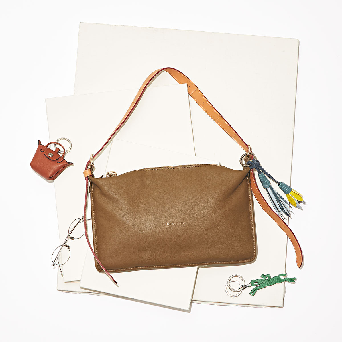 軽くて上品【LONGCHAMP】スムースレザー ショルダーバッグ すぐ届く Longchamp* ル フローネ クロスボディバッグS レザー