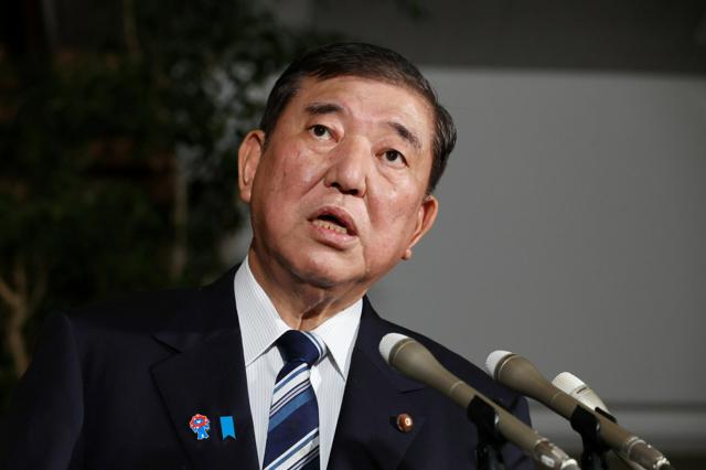 「大人に2万円、子どもに4万円の現金給付」　首相、参院選の公約に