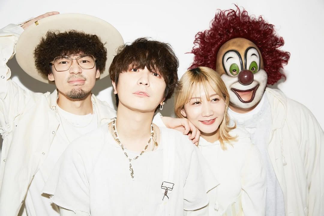 SEKAI NO OWARIのメンバー写真 左からNakajin, Fukase, Saori, DJ LOVE