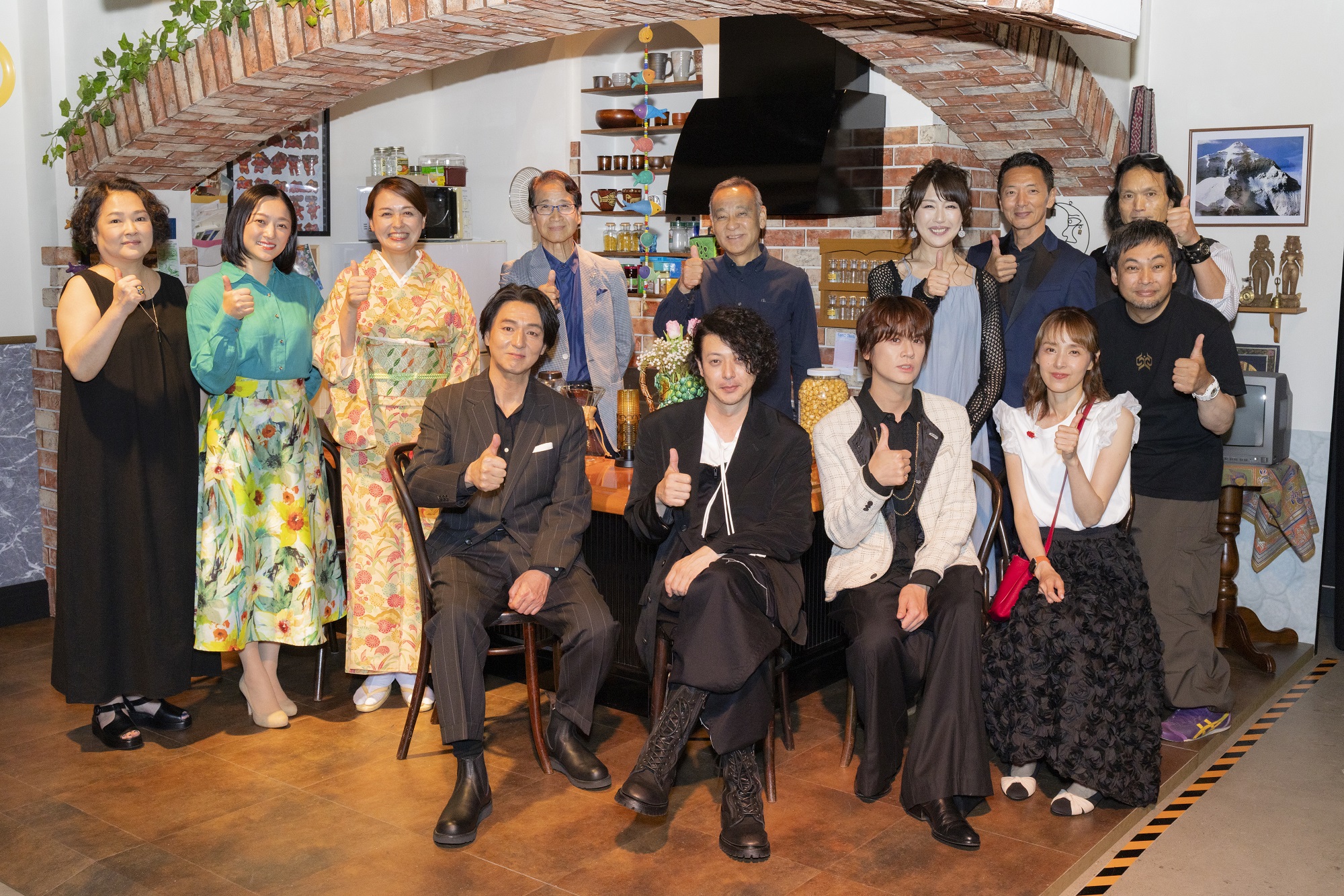 仮面ライダークウガ」オリジナルキャスト13名、25年ぶりに集結