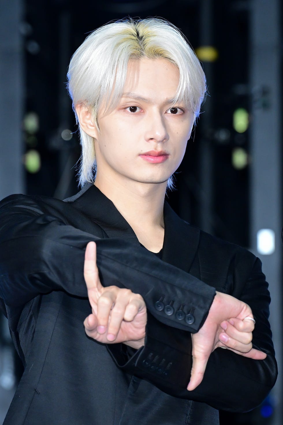 SEVENTEEN PHOTO EXHIBITION 名古屋 ジュン 13人組グループ「SEVENTEEN」の企画写真展『SEVENTEEN WORLD