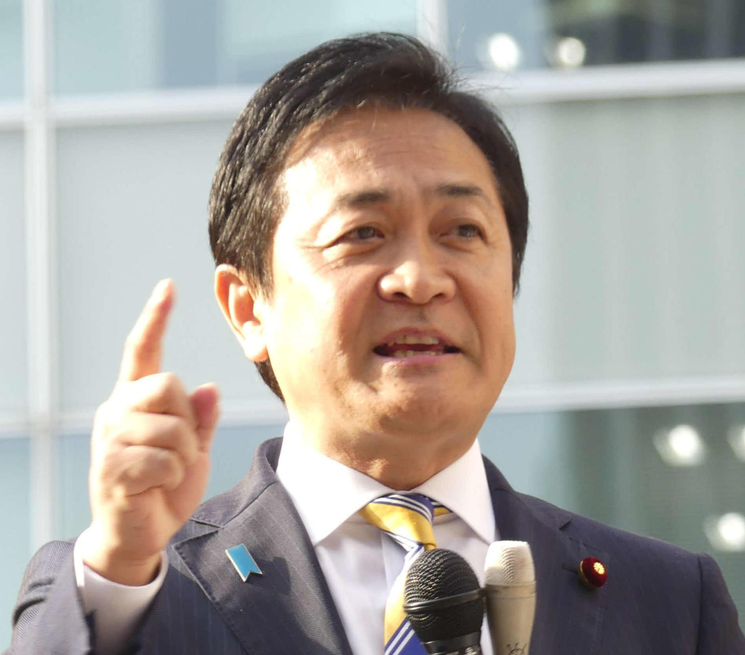 国民民主党の玉木雄一郎代表が記者会見や国会などで発言する様子。石破首相の現金給付案を批判。