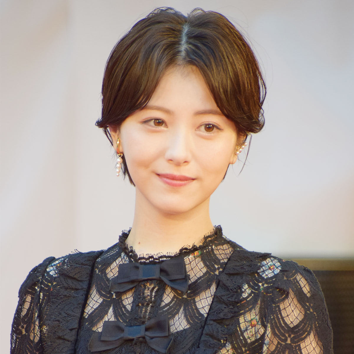浜辺美波さんの近影、多方面での活躍を続ける