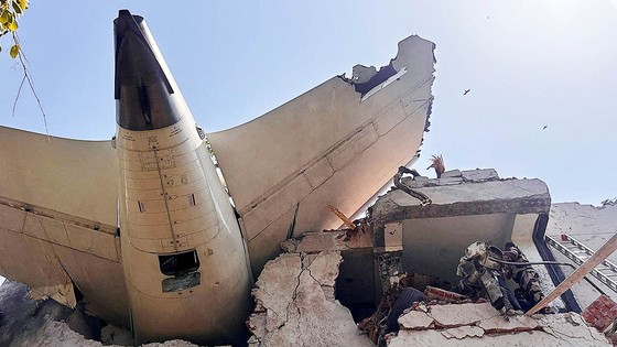 「故郷に遺骨を撒いて」妻の遺言を守る…旅客機事故で亡くなった夫