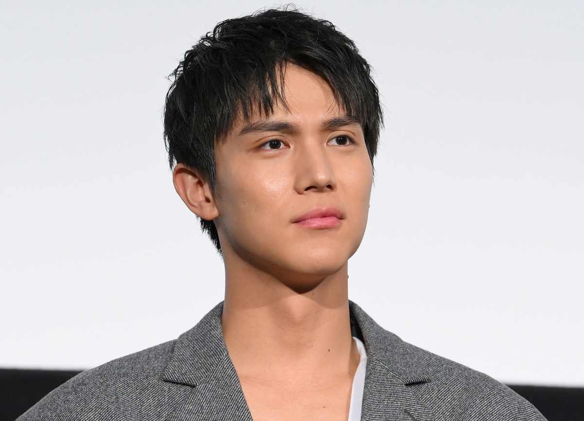 中川大志　ポスター　サイン入り 20250616-00000033-dal-000-3-