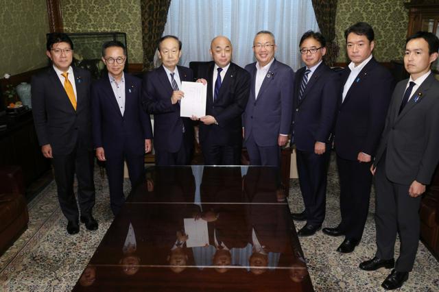 「郵政お助け法案」提出、今なぜ　不正横行の郵便局支援に強まる批判