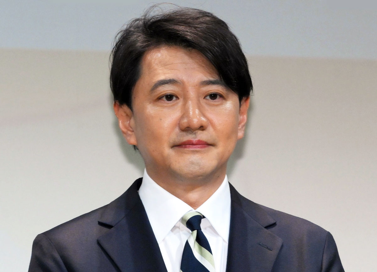 フジテレビ「イット！」キャスターの青井実アナウンサー。気象予報士の梅雨明け可能性発言に驚きの表情を見せる。
