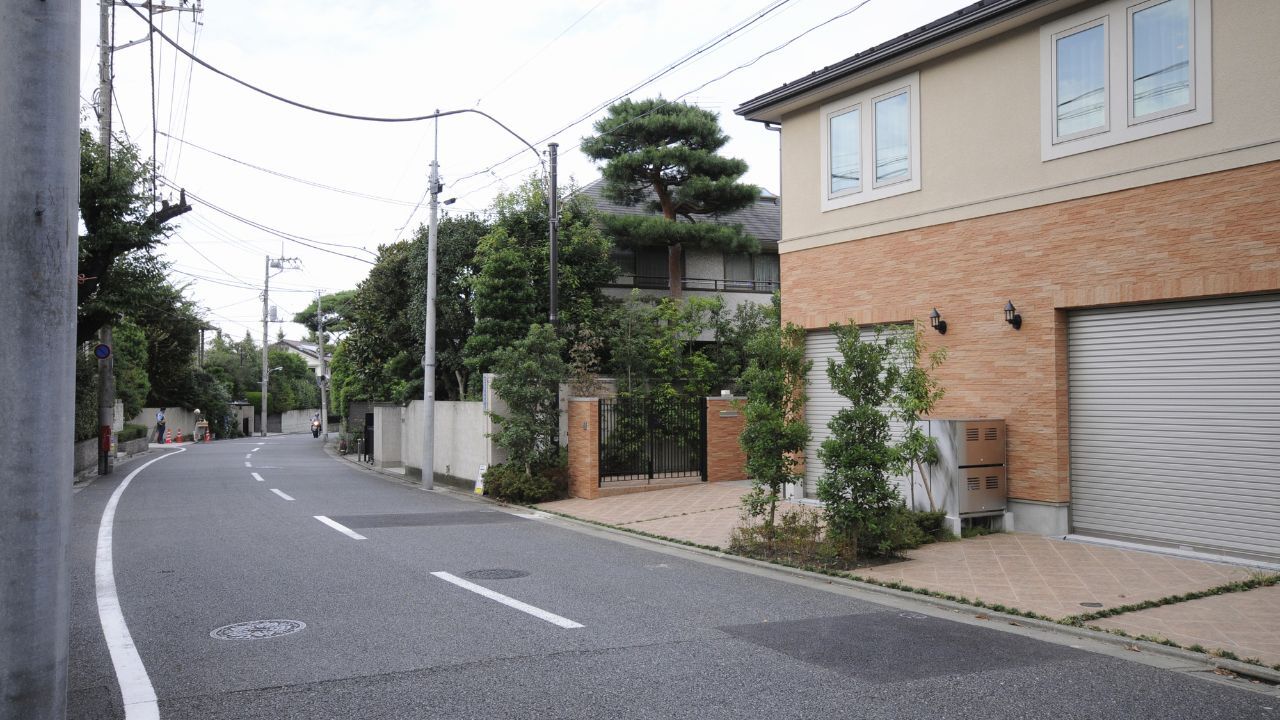 東京の閑静な高級住宅街のイメージ写真