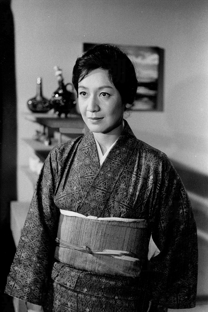 伝説の女優 原節子氏 (1960年撮影) 輝きを放つその美貌と圧倒的な存在感