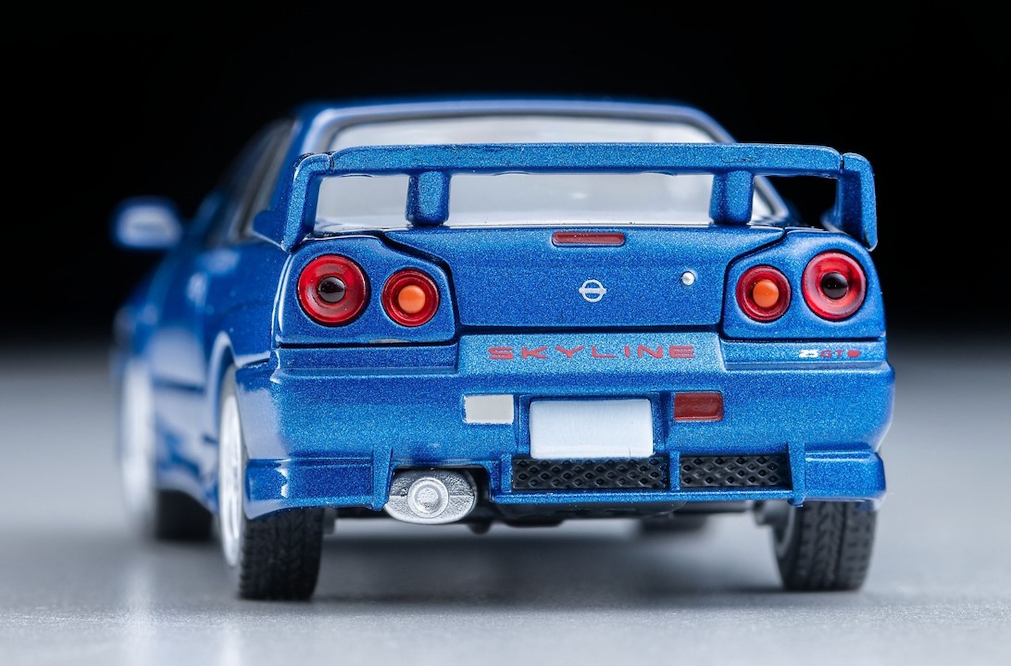R34型スカイライン」を自由にカスタム!? 大人向けトミカに驚きの