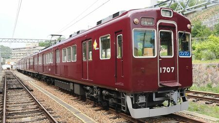 能勢電鉄1700系、還暦を超えた“レジェンド車両” 「古きよき阪急