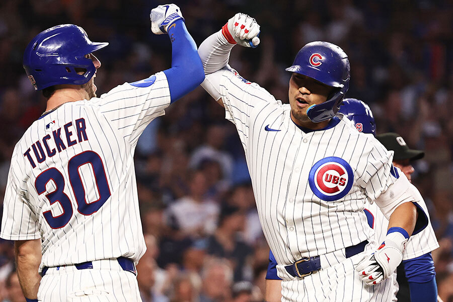 Amazon.co.jp: CUBS カブス 鈴木誠也 サイン ユニフォーム