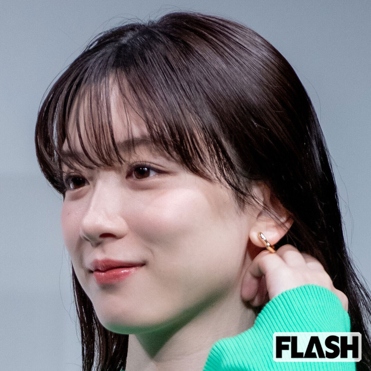 永野芽郁 永野芽郁海外逃亡したらしいけど、そんなことより金髪似合いすぎ