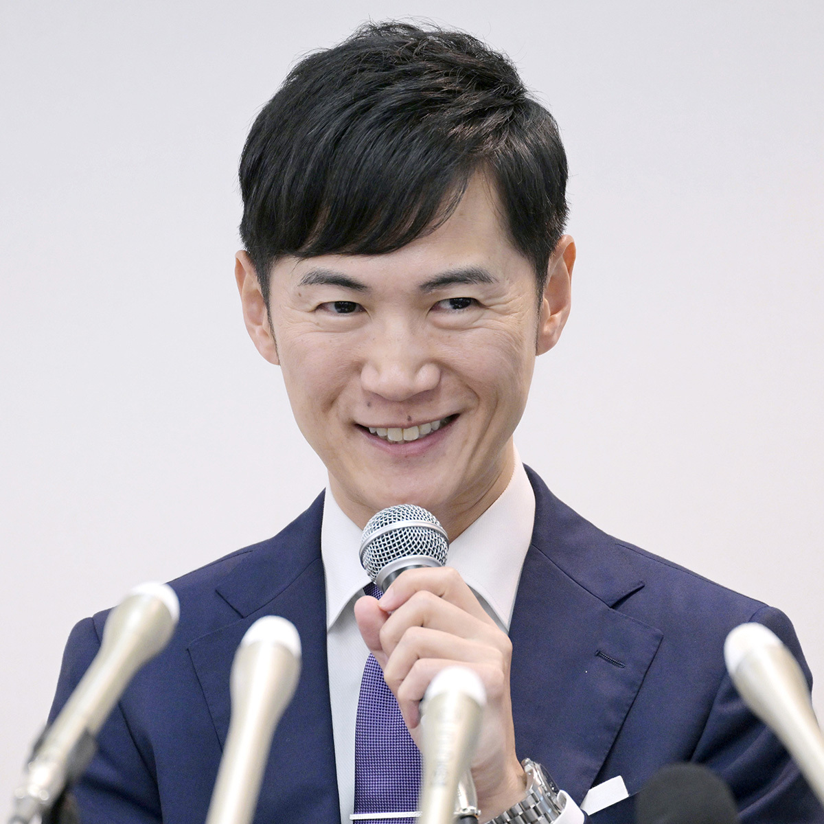 都議選の応援演説を行う石丸伸二氏が聴衆に語りかける様子