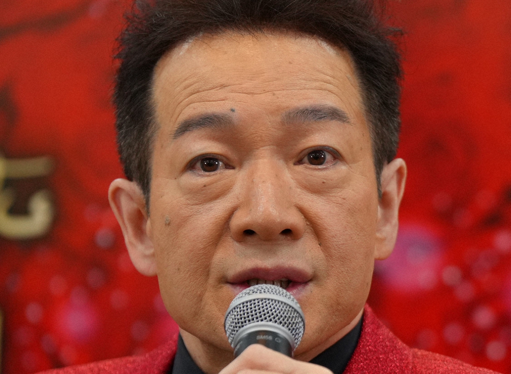 フジテレビ「ぽかぽか」出演時の歌手・田原俊彦（中央） 中森明菜との交流について語る
