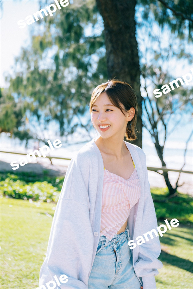 日向坂46富田鈴花1st写真集『タイトル未定』【@Loppi・HMV限定