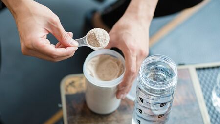 「高タンパク質+低糖質食」実は筋肉がよろこぶ食事ではなかった→摂りすぎたタンパク質は体内で脂肪に変わってしまう