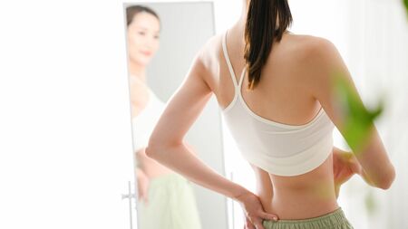 何歳から始めても遅くない！ 1日1分「壁を背にして立つ」だけで“いいことづくめ”の簡単ダイエット術