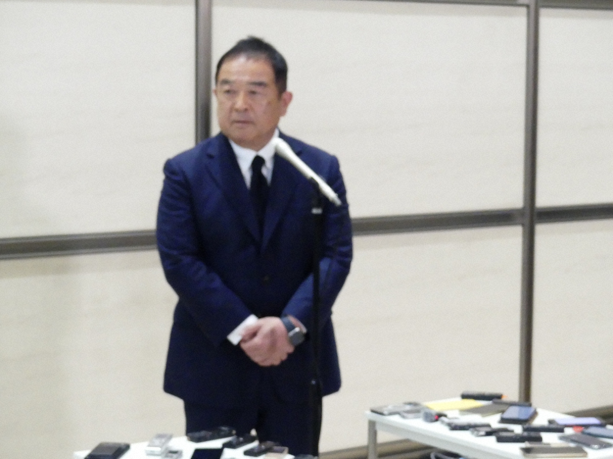 取材対応で説明を行う日本テレビの福田博之社長