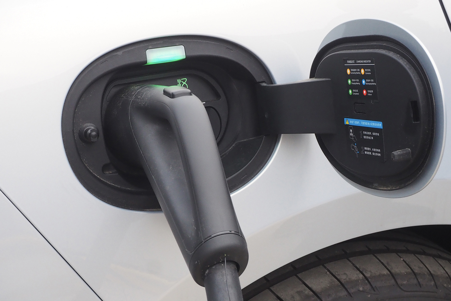 トランプ大統領の次なる標的は「CHAdeMO」！ 日本独自のEV充電