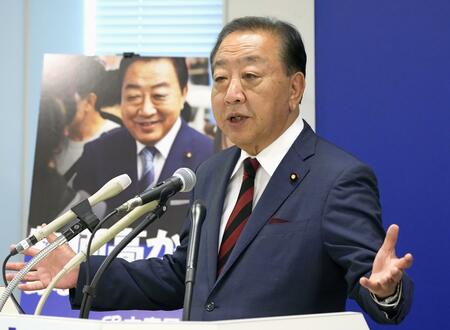 記者会見で内閣不信任案提出見送りを表明する立憲民主党の野田佳彦代表（国会にて）