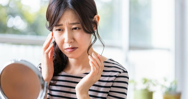 50代の体型変化、ダイエットへの懸念を示すイメージ画像