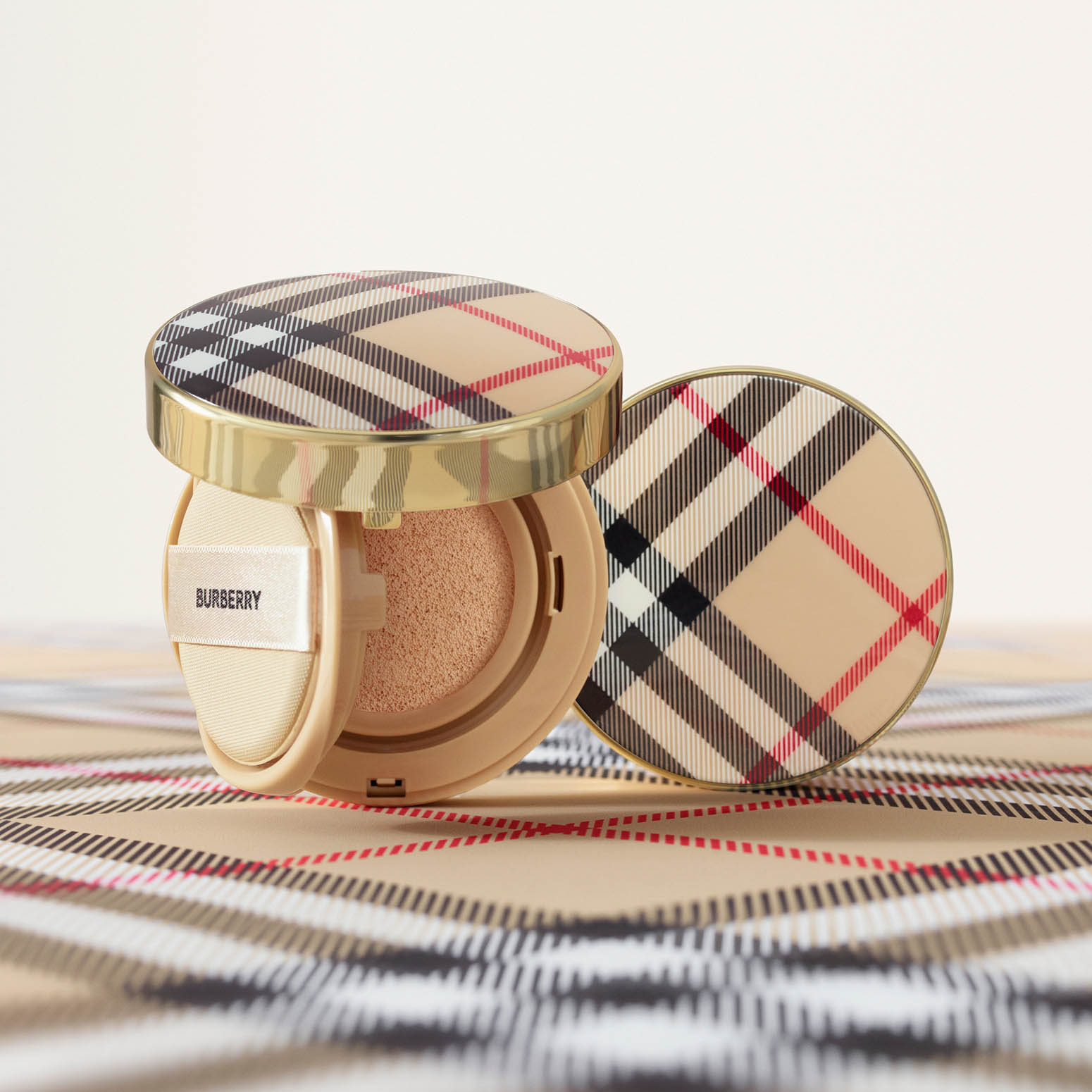 希少　Burberry バーバリー　クッションカバー ノバチェック　ベージュ BURBERRY バーバリー ノバチェック 手帳 手帳カバー ベージュ x