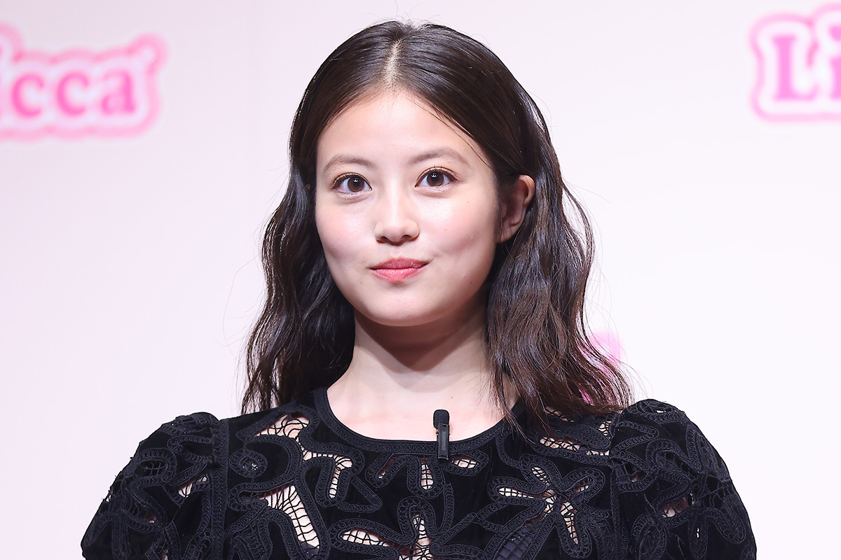 NHK朝ドラ『あんぱん』のヒロイン、若松のぶを演じる今田美桜。戦時下の暮らしが描かれる。
