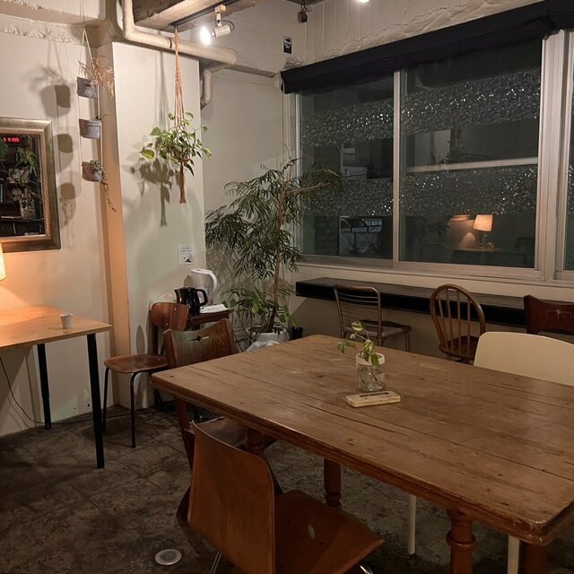 かつてはバックパッカーの安宿だったゲストハウスの今…「価格が7倍になった」金持ち外国人の利用増も客層は悪化「中国の方と台湾の方が共用スペースで喧嘩を始めた」 かつてはバックパッカーの安宿だったゲストハウスの今…「価格が7倍になった」金持ち外国人の利用増も客層は悪化「中国の方と台湾の方が共用スペースで喧嘩を始めた」