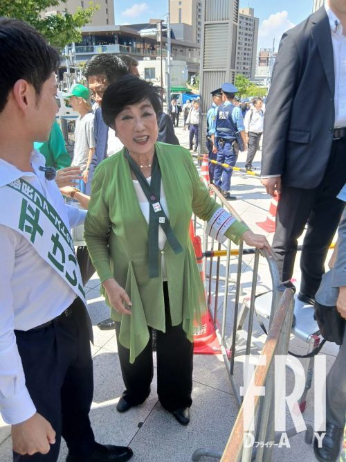 東京都議選、小池都知事「バラマキ」批判と複雑な選挙戦の構図